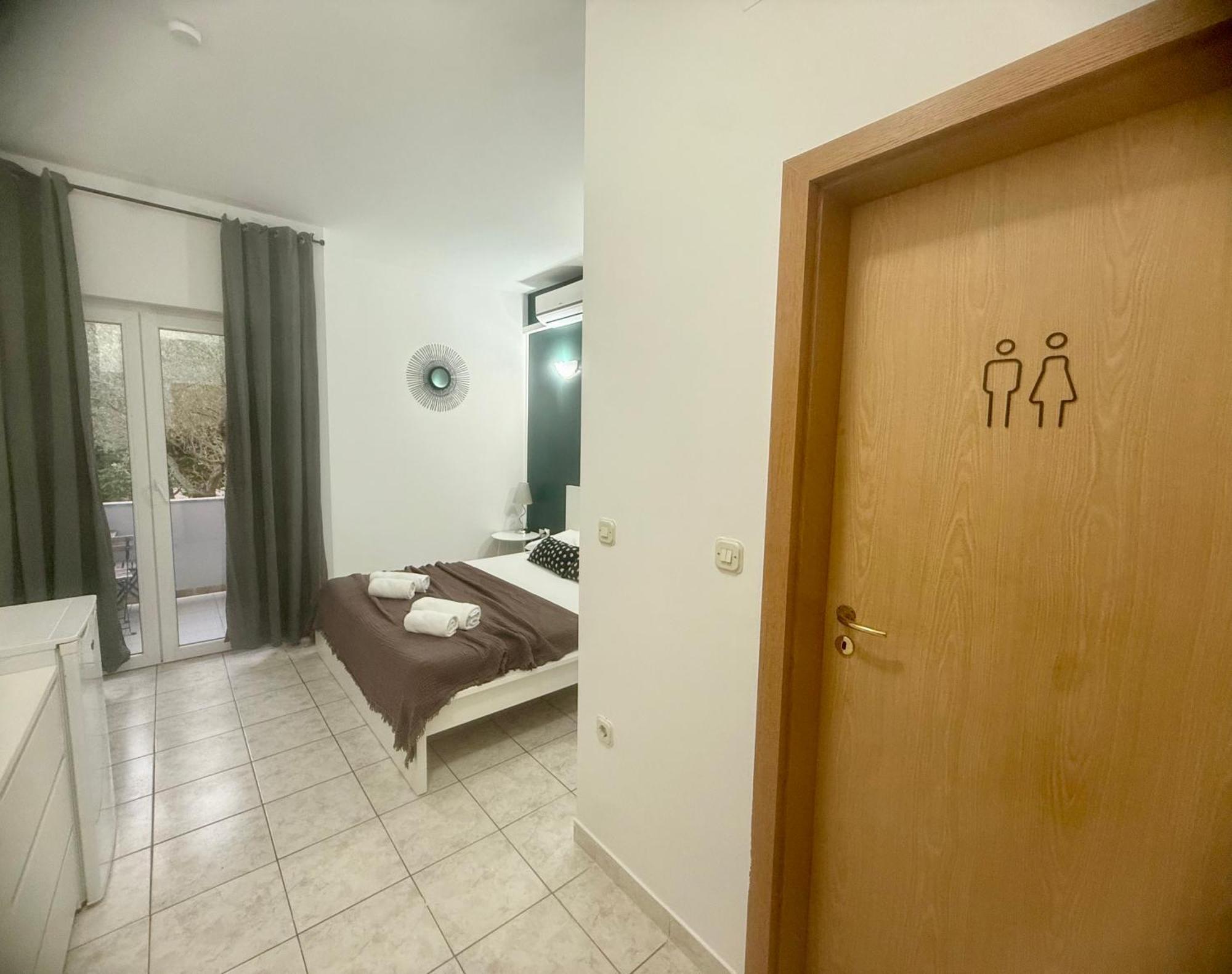 Apartments Ana & Ita ノヴァリャ エクステリア 写真