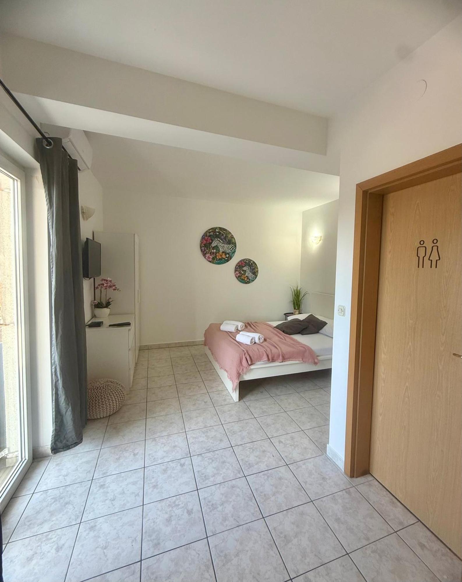 Apartments Ana & Ita ノヴァリャ エクステリア 写真