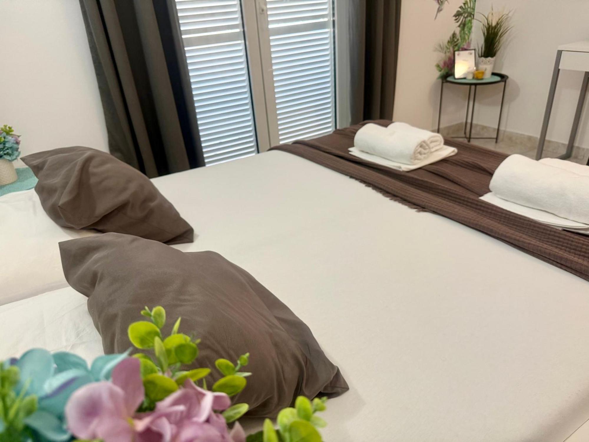 Apartments Ana & Ita ノヴァリャ エクステリア 写真